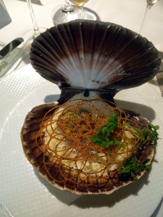 Les noix de coquilles Saint-Jacques de Norvège aux agrumes